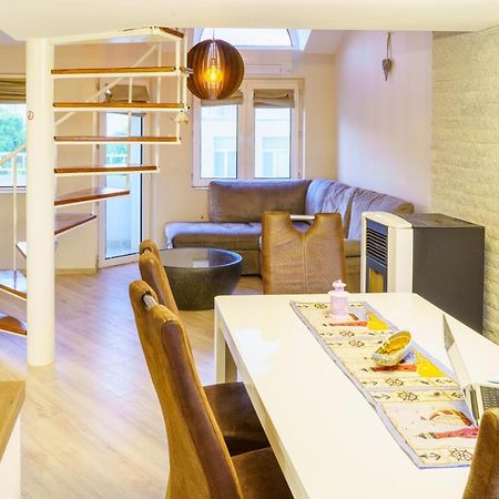 Centrally Located Apartment In 바르나 외부 사진