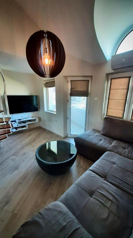 Centrally Located Apartment In 바르나 외부 사진