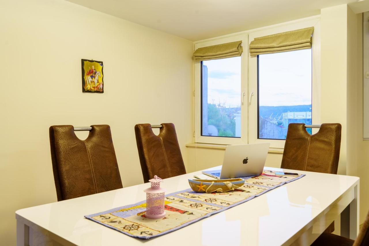 Centrally Located Apartment In 바르나 외부 사진